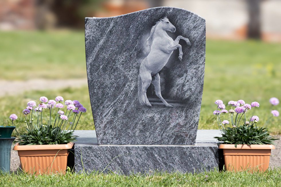 Kris-Hendrix-Etchings-gravestone-horse